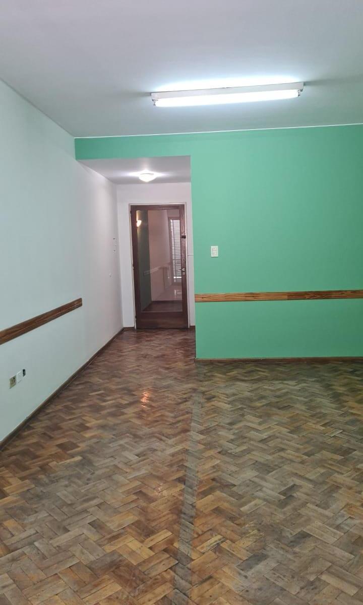 Venta Departamento Frontal Av España y Rivadavia, Ciudad Mendoza. Dos Dorm. 5