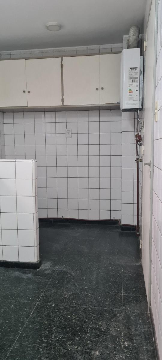 Venta Departamento Frontal Av España y Rivadavia, Ciudad Mendoza. Dos Dorm. 2