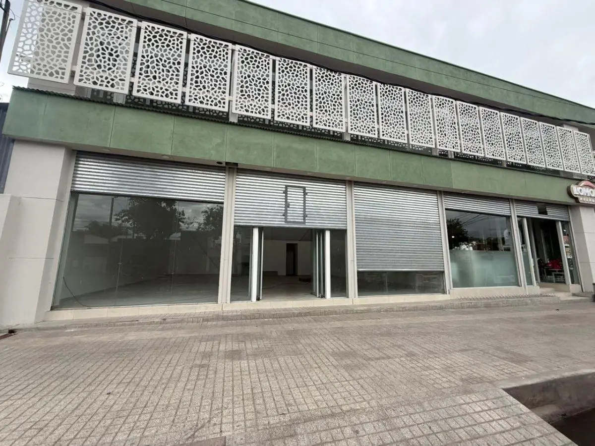 ALQUILER LOCAL COMERCIAL EN EL CENTRO DE LAS HERAS, MENDOZA. 150 M2 - BAÑOS 1