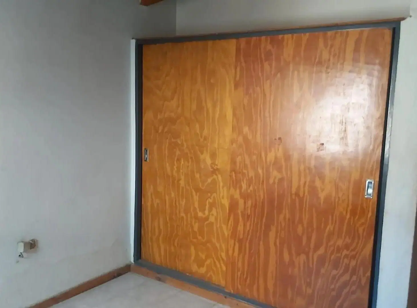 ALQUILER CASA BARRIO MUNICIPAL (SMATA).2 DORMITORIOS,BAÑO,ENTRADA DE VEHICULO PASANTE 5