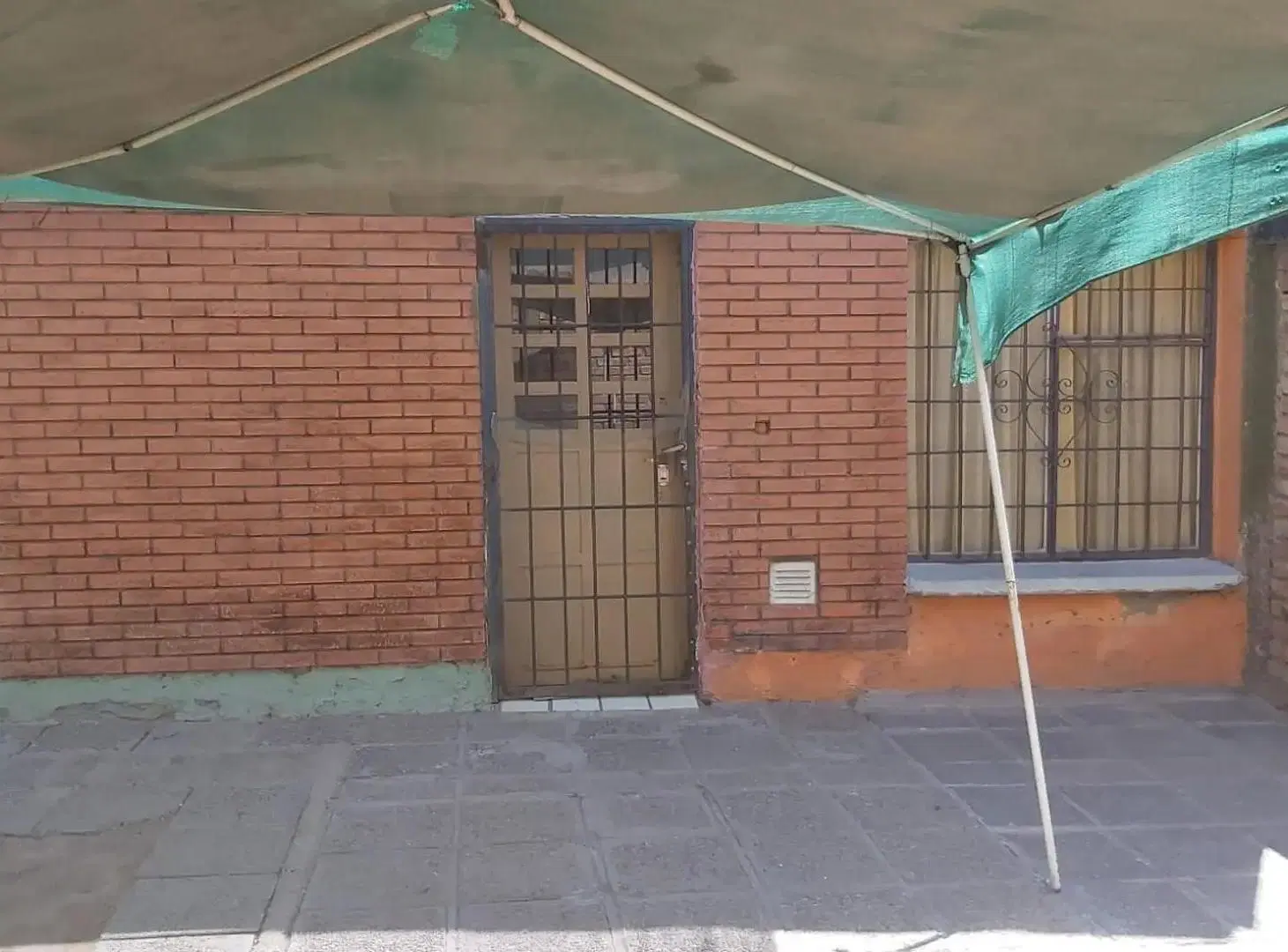 ALQUILER CASA BARRIO MUNICIPAL (SMATA).2 DORMITORIOS,BAÑO,ENTRADA DE VEHICULO PASANTE 3