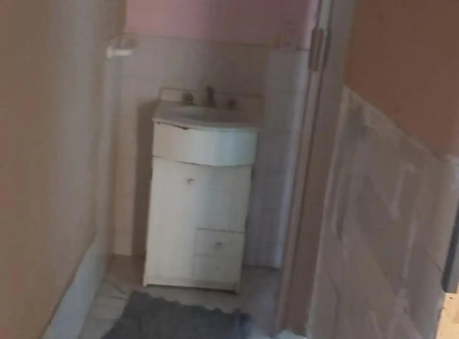 ALQUILER CASA BARRIO MUNICIPAL (SMATA).2 DORMITORIOS,BAÑO,ENTRADA DE VEHICULO PASANTE 6