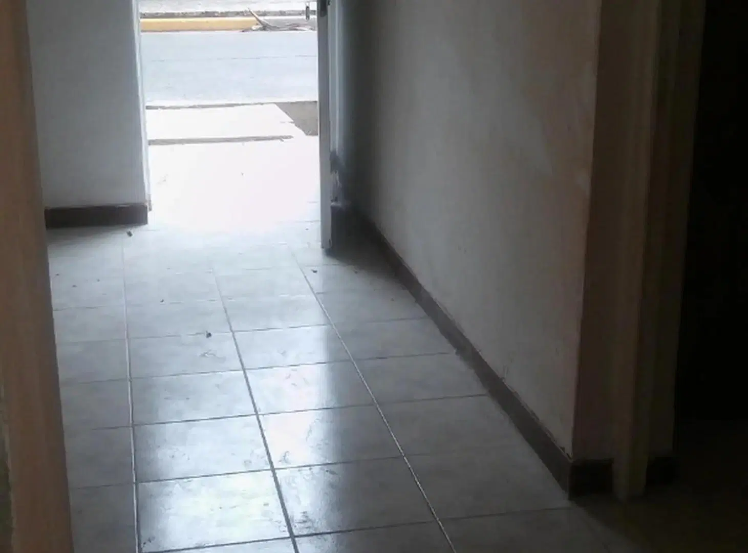 ALQUILER CASA ESQUINA EN GODOY CRUZ, LIMITE CIUDAD. UN DORMITORIO 8