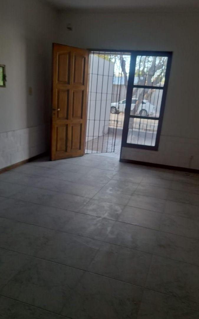 Foto de Alquiler de Casa en Calle Pedro del Castillo, Capilla del Rosario, imagen 2