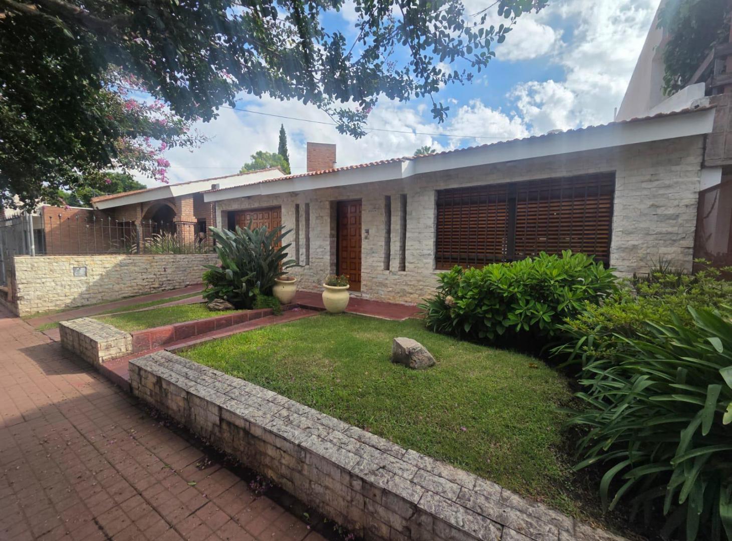 VILLA CENTENARIO - CLAUDIO DE ARREDONDO 4300 - CASA EN VENTA