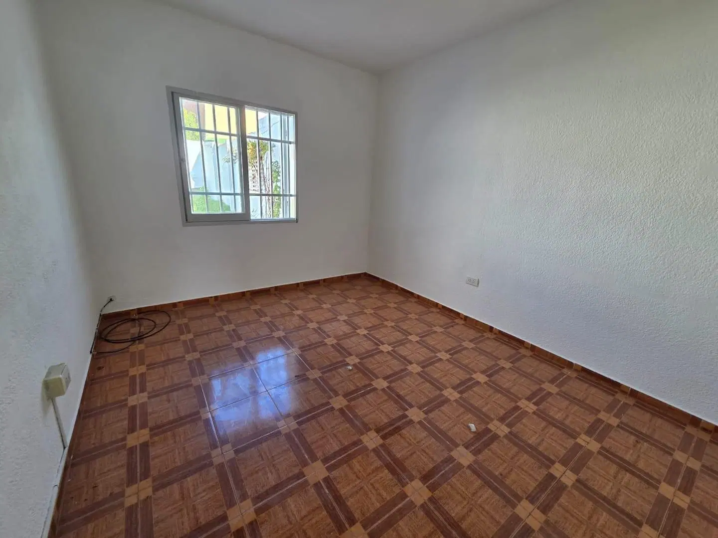LOS GIGANTES - RAFAEL POMBO 650 - CASA EN ALQUILER 2