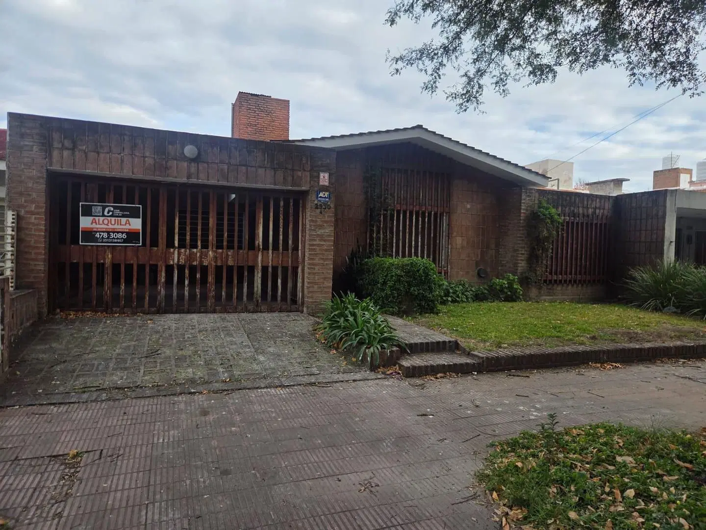 PARQUE VELEZ SARSFIELD - DAG HAMMARSKJOLD - CASA 3 DORMITORIOS EN ALQUILER 5