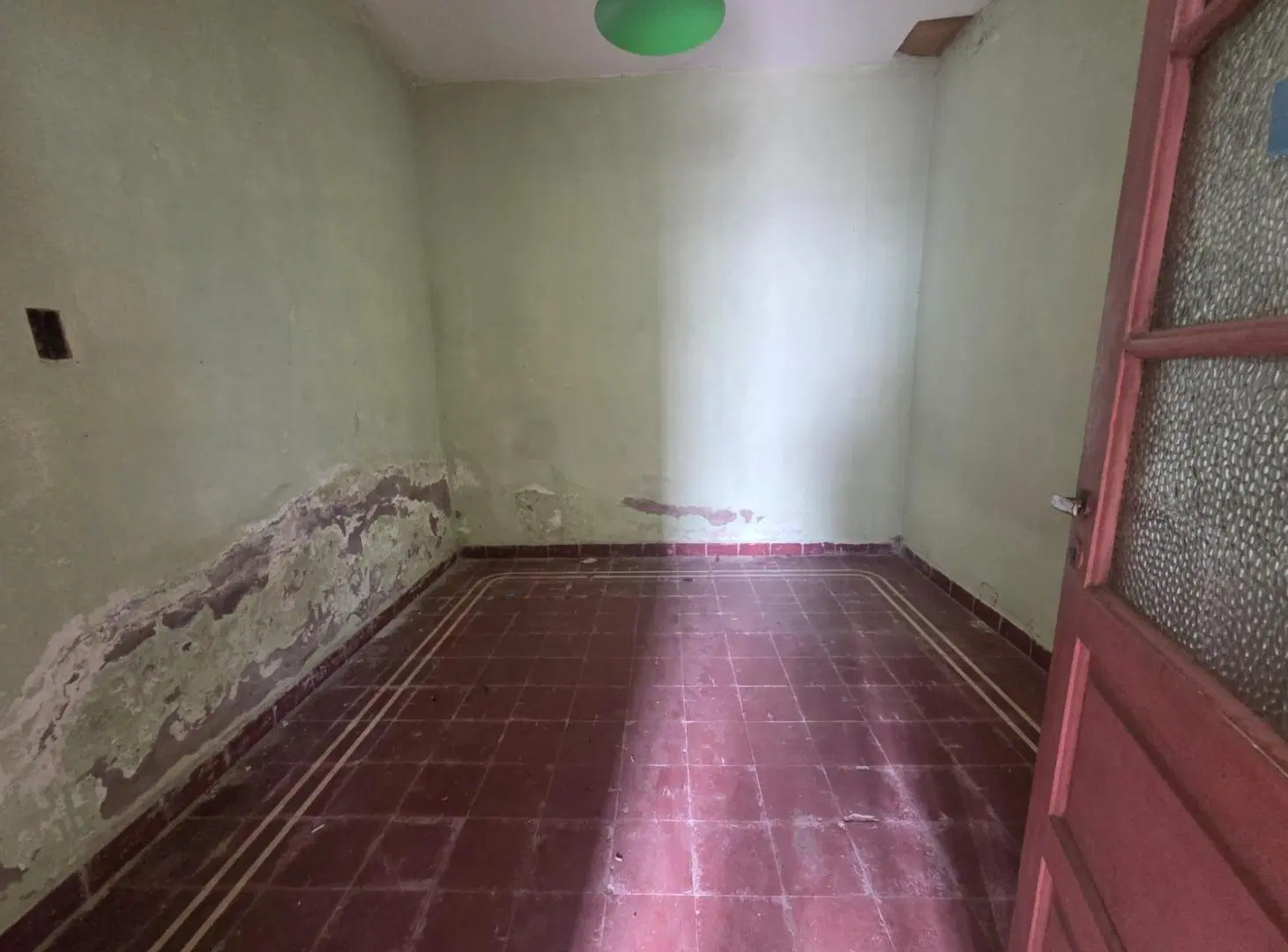 SAN NICOLAS - HELSINSKI 2364 - CASA DEPTO A RECICLAR 1