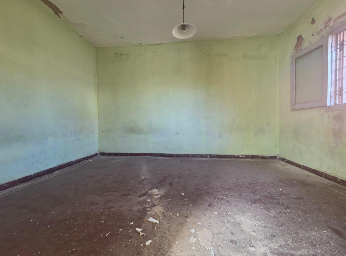 SAN NICOLAS - HELSINSKI 2364 - CASA DEPTO A RECICLAR