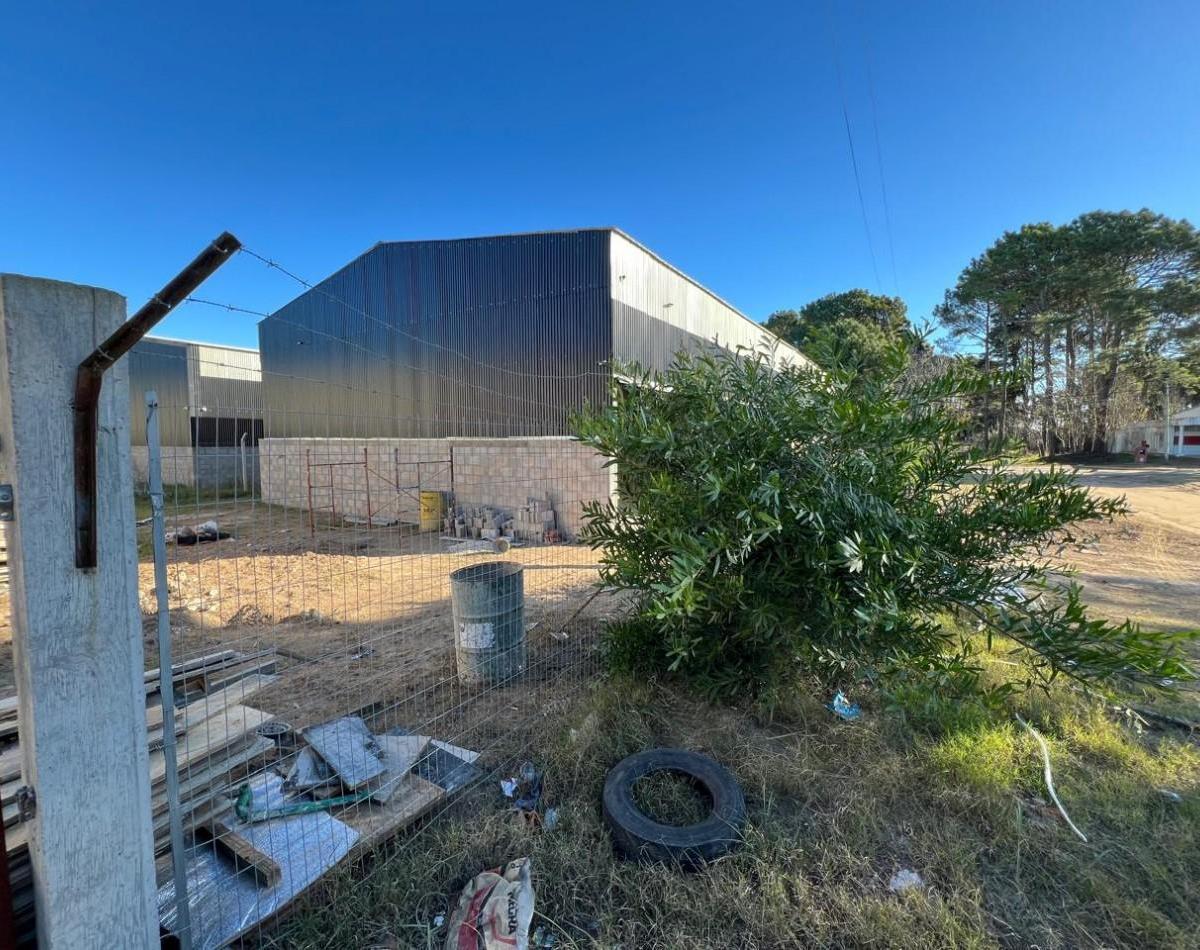 Venta de Galpon en Ostende - Pinamar 3