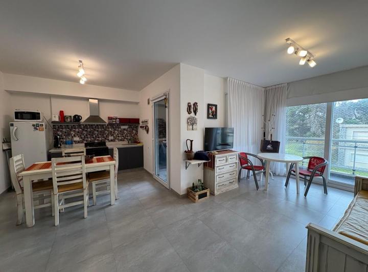 Foto de Departamento 2 ambientes A 100mts del mar - Edificio Amaneceres, imagen 2