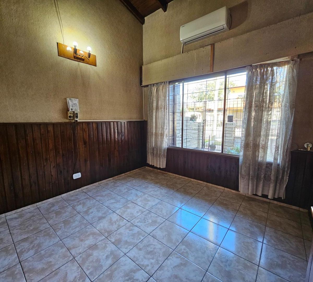 Chalet En venta, 4 Ambientes, En Castelar Sur