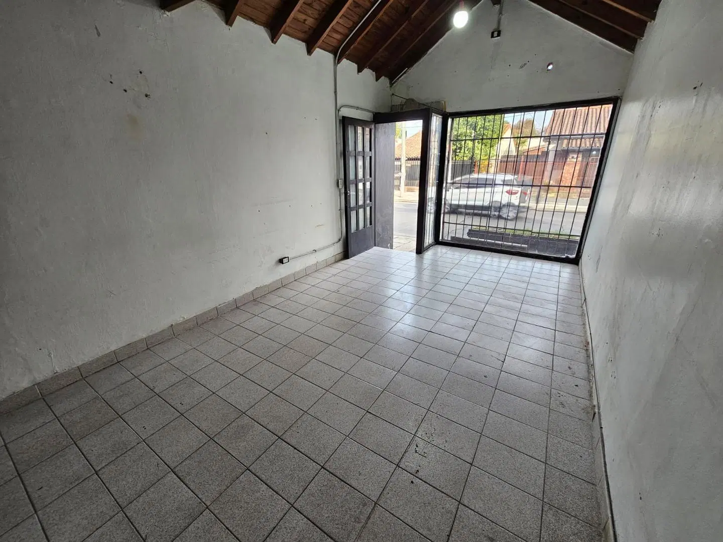 Local Alquiler Castelar norte 2