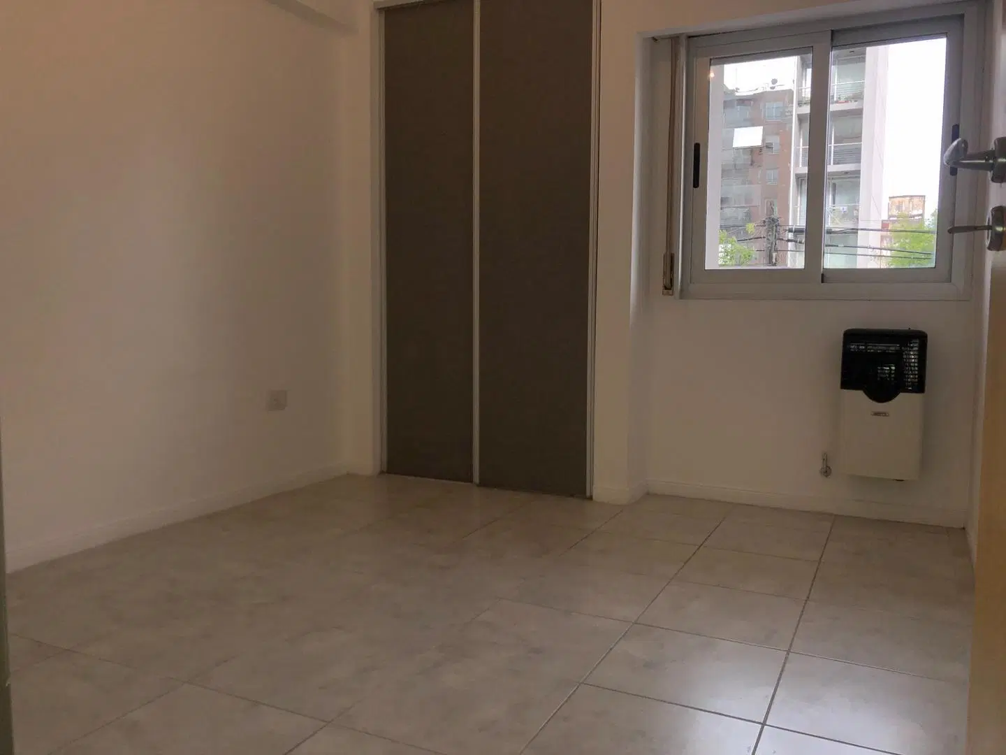 Departamento 2 ambientes con cochera alquiler castelar norte 3