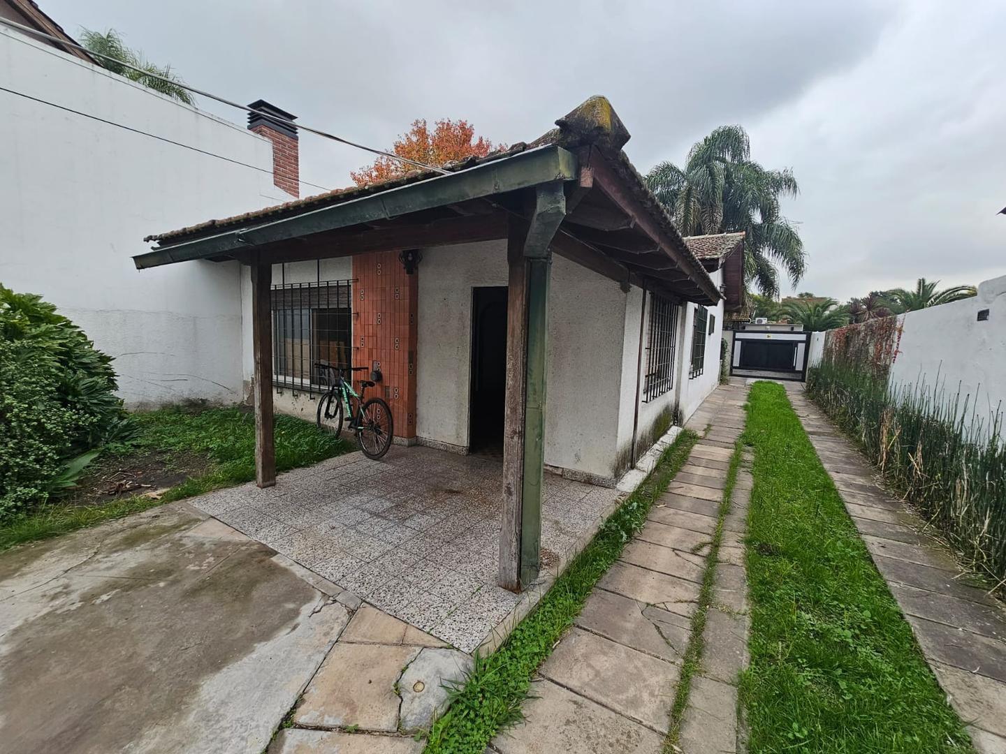 PH 3 Ambientes en Planta Baja con Cochera y Patio - Castelar