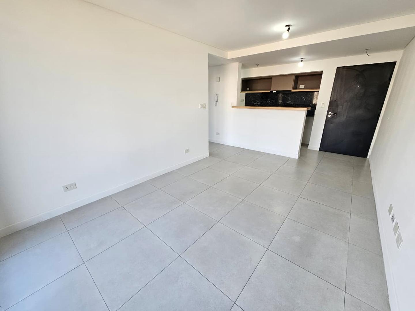 Foto de Departamento dos ambientes con cochera en alquiler, imagen 3