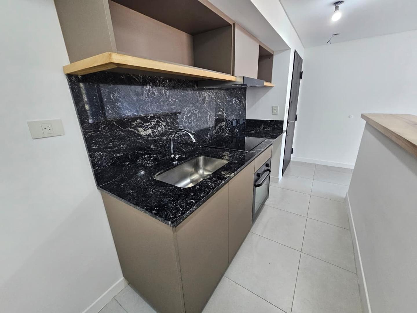 Foto de Departamento dos ambientes con cochera en alquiler, imagen 5