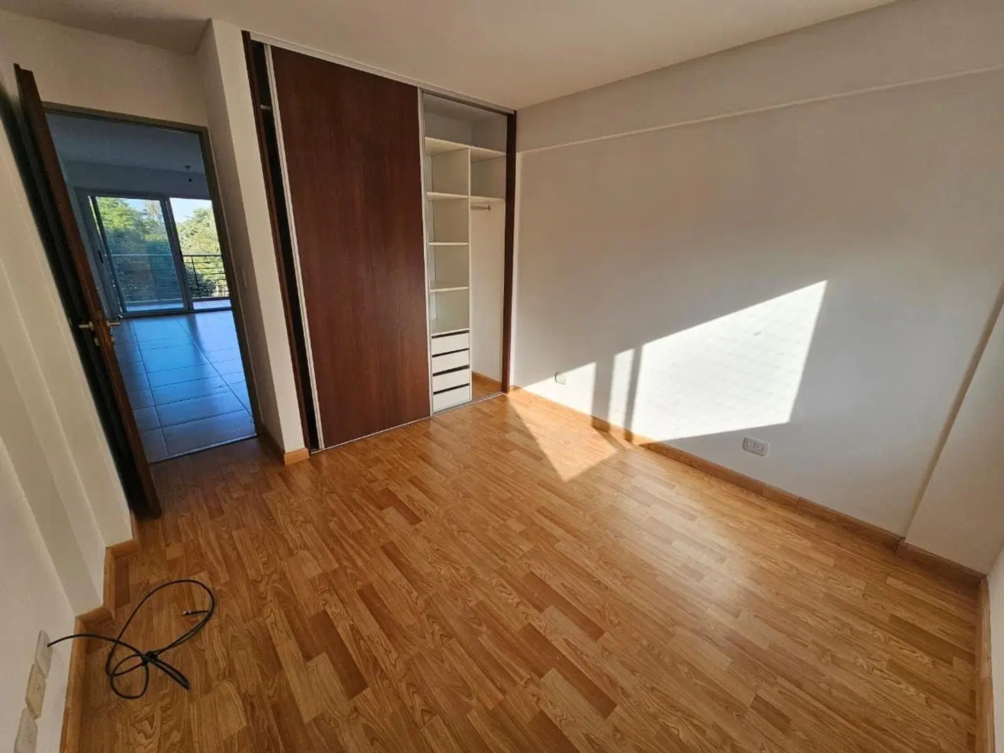 Departamento 2 ambientes con cochera cubierta 8