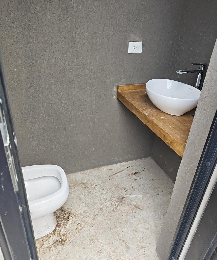 Foto de Excelente casa a estrenar en lote interno de Carpinchos, imagen 1
