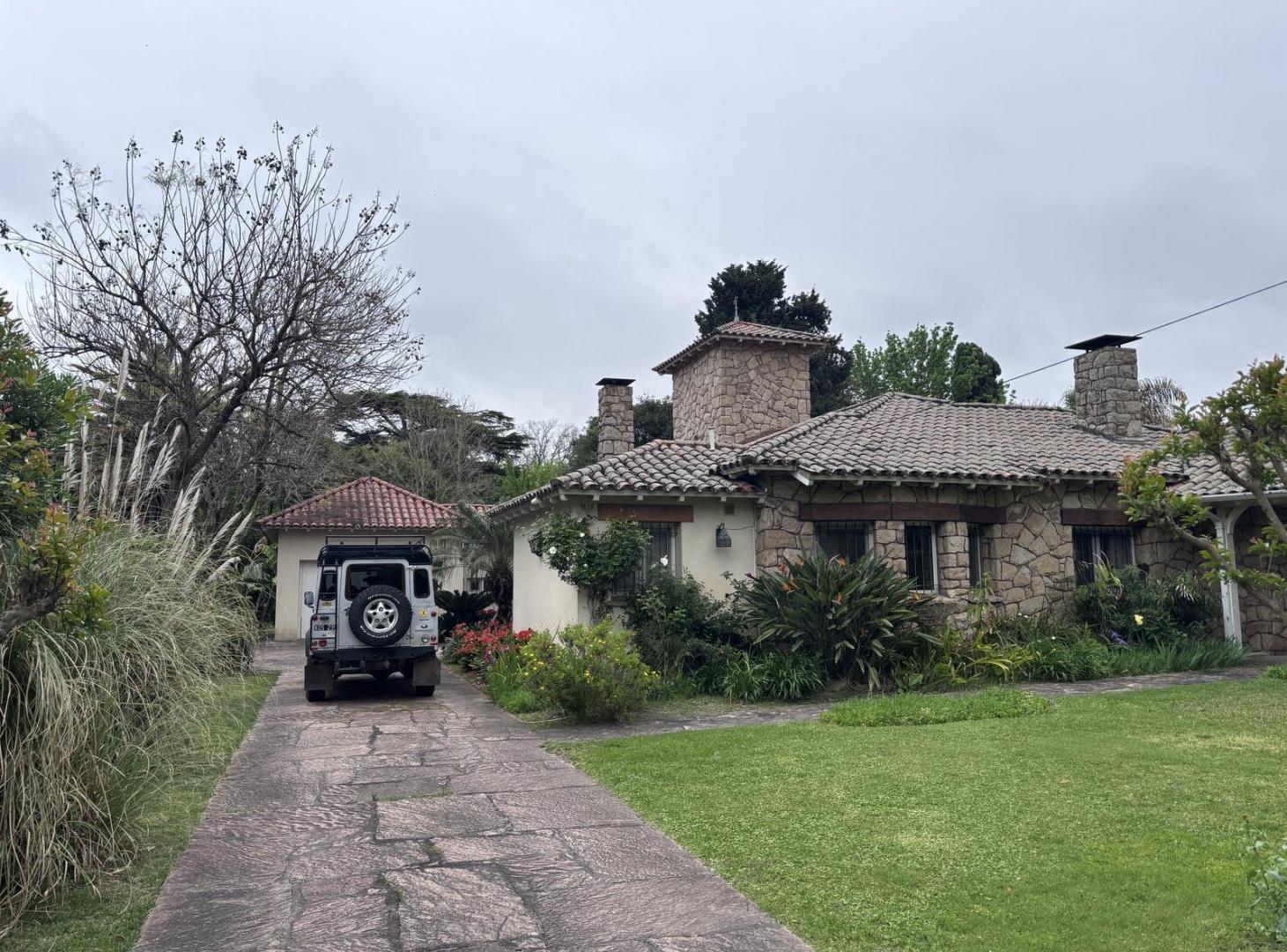 Foto de Casa en Las Lomas-Jockey a Valor Terreno !!!, imagen 1