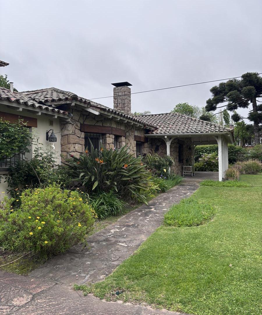 Foto de Casa en Las Lomas-Jockey a Valor Terreno !!!, imagen 2