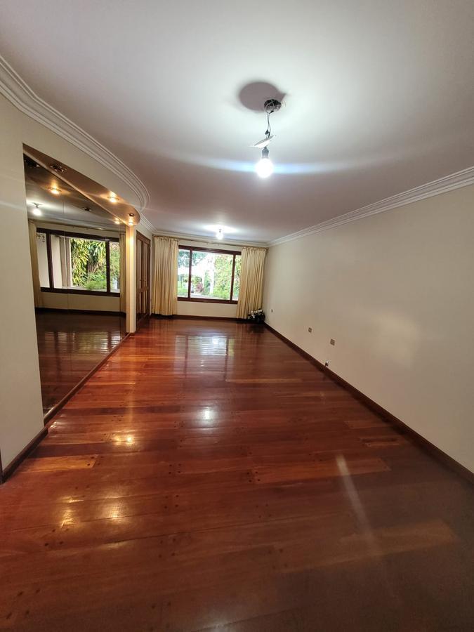 Casa en Crisostomo Alvarez Al 4000 (Zona Parque Guillermina, Barrio Beverly Hills) 2