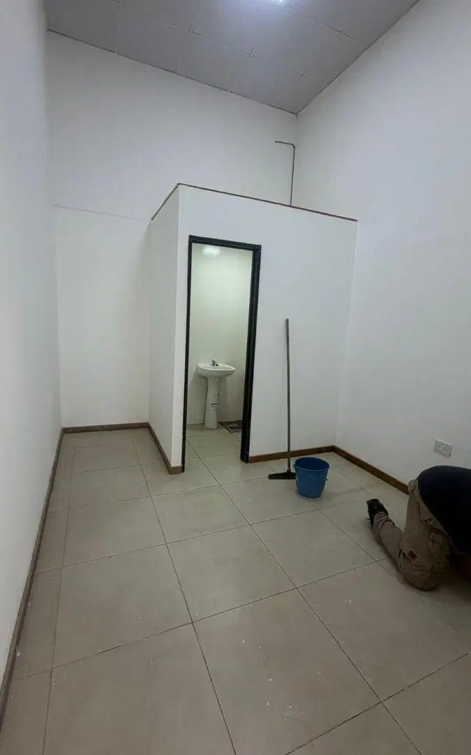 Excelente Local comercial de 300 m² en alquiler en Granadero Baigorria 3