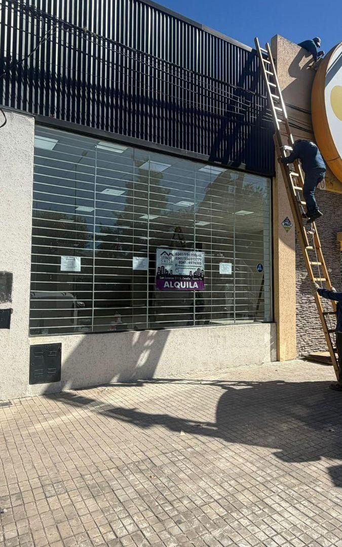 Excelente Local comercial de 300 m² en alquiler en Granadero Baigorria