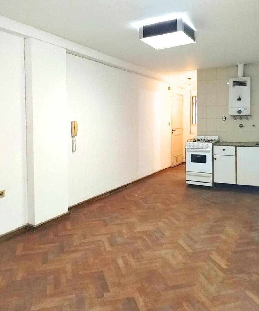 Departamento monoambiente separado en Alquiler en Microcentro - Muñecas al 300