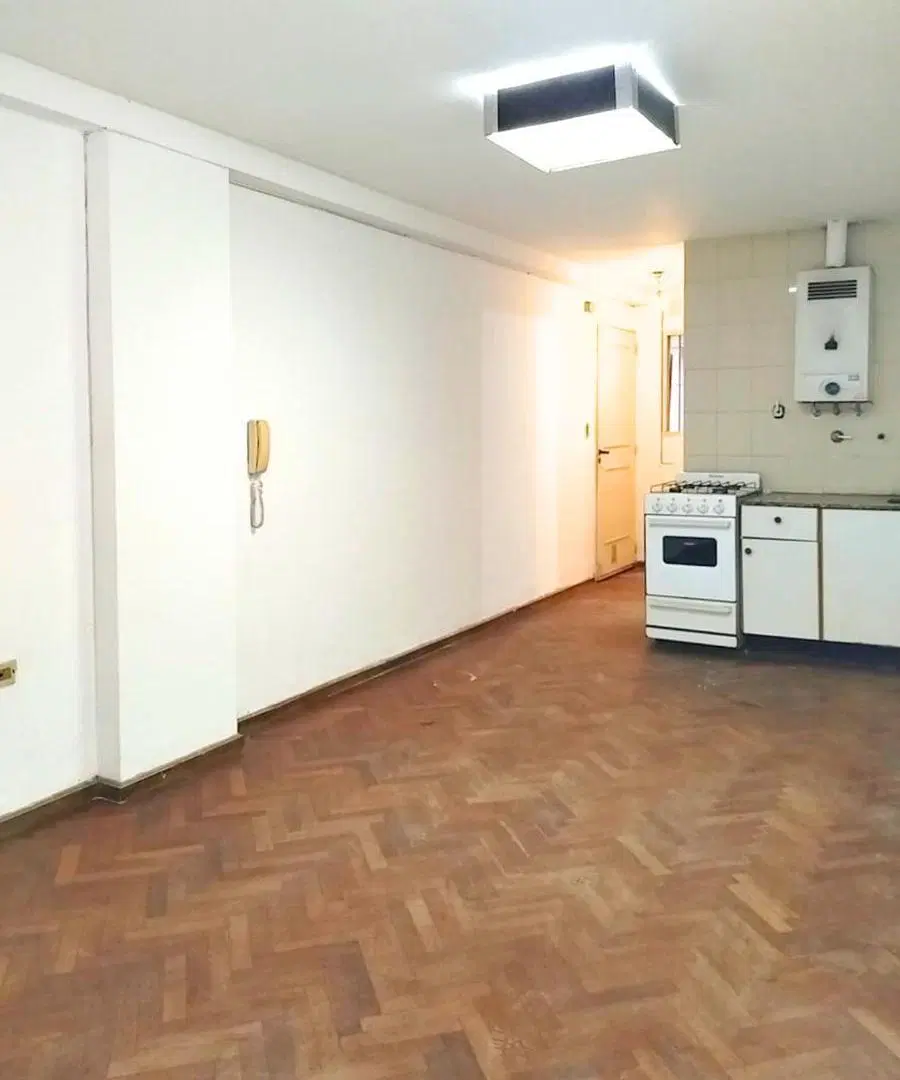 Departamento monoambiente separado en Alquiler en Microcentro - Muñecas al 300 3