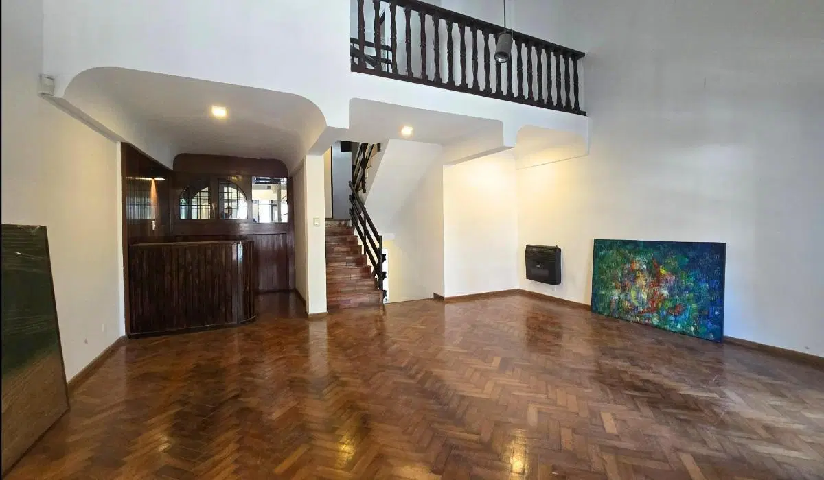 Casa de Estilo en Venta en Barrio Norte - 3D + Cochera 4