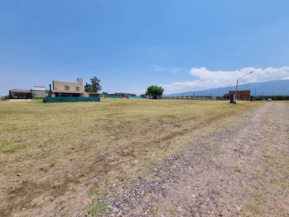 Foto de Terreno Central de 538 m2 en Country Mirador - Los Nogales, imagen 2