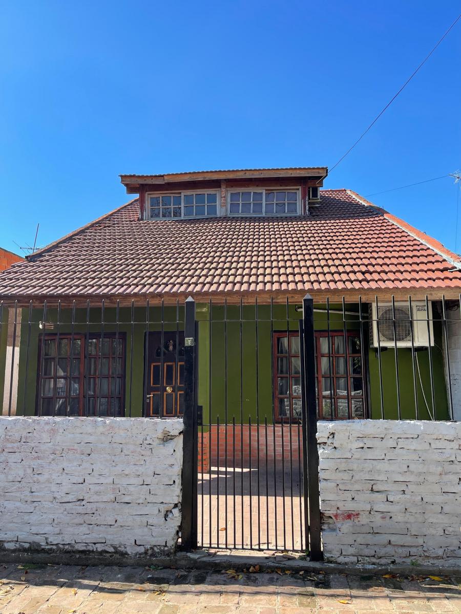 Venta de Casa con Depto Al Fondo en Combate de San Lorenzo N°1730, F. Varela 3