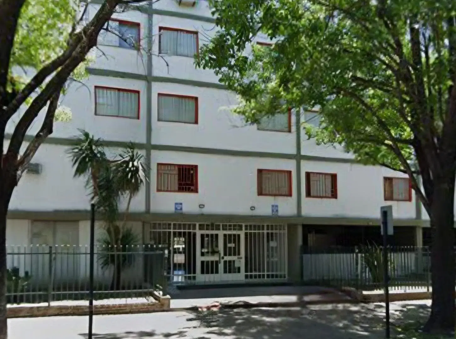 Departamento de 3 dormitorio en edif. empleados de comercio 4