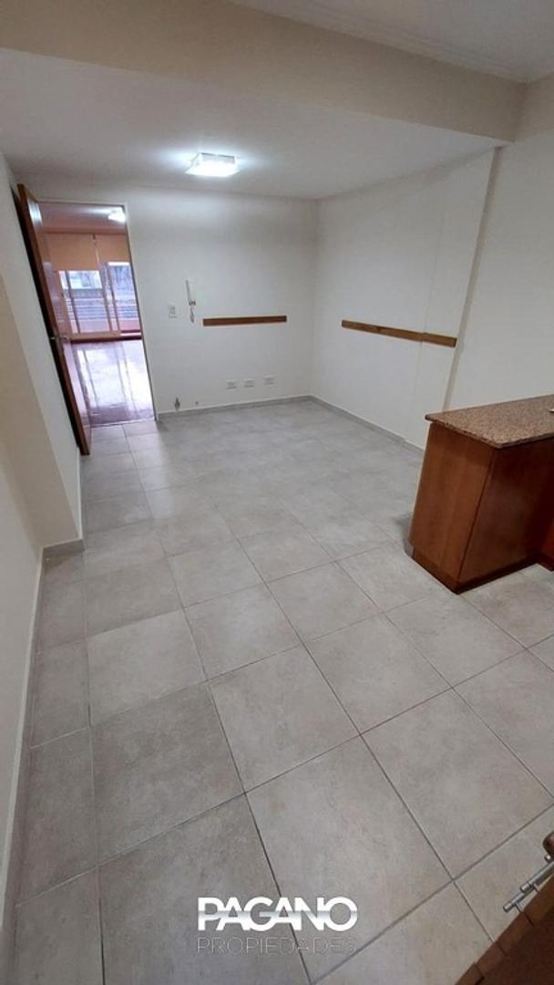 Foto de Amplio departamento de 2 dormitorios con cochera, imagen 2