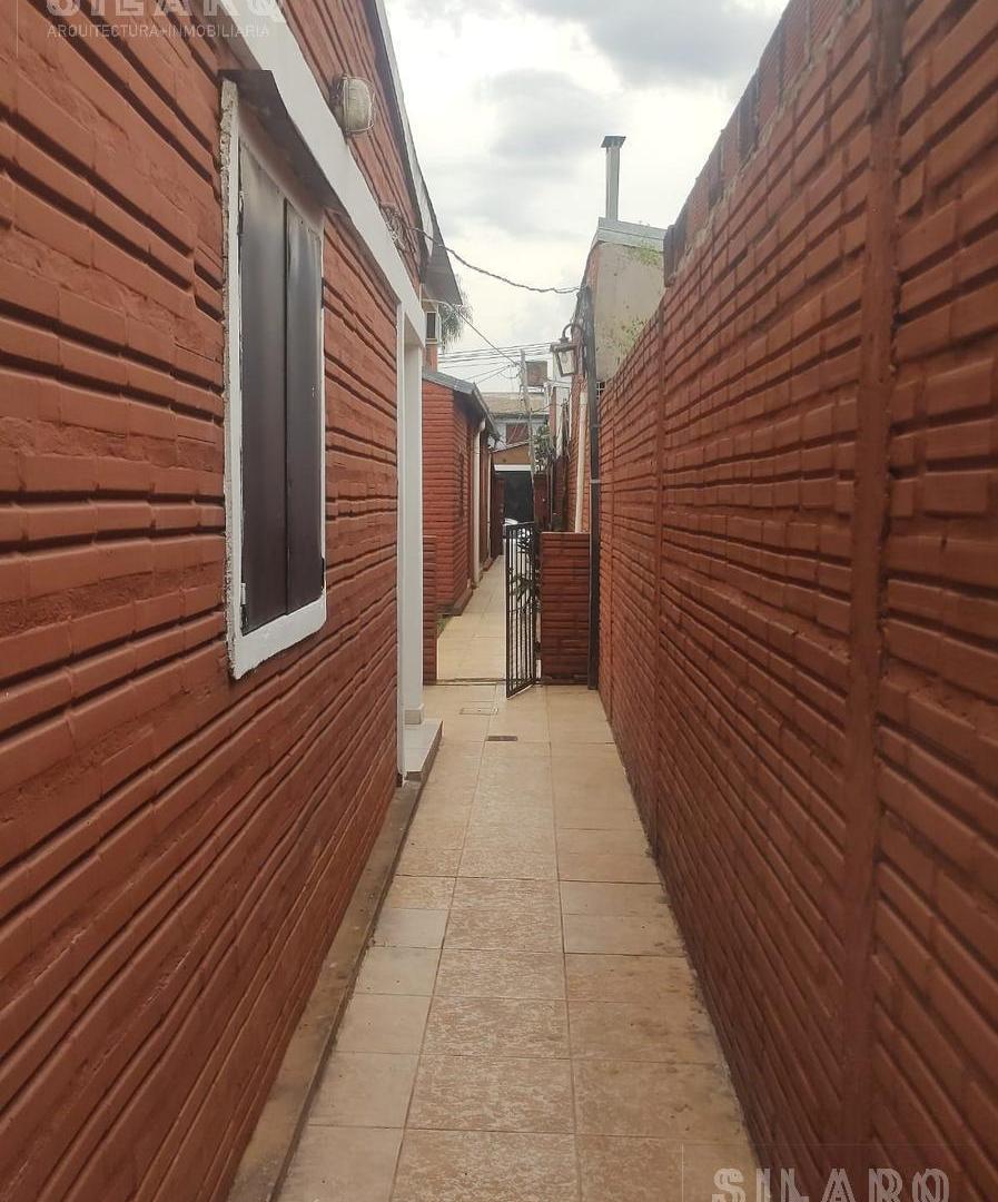 Foto de Casa en Alquiler de 2 dormitorios con cochera. Zona Blas Parera y, imagen 3