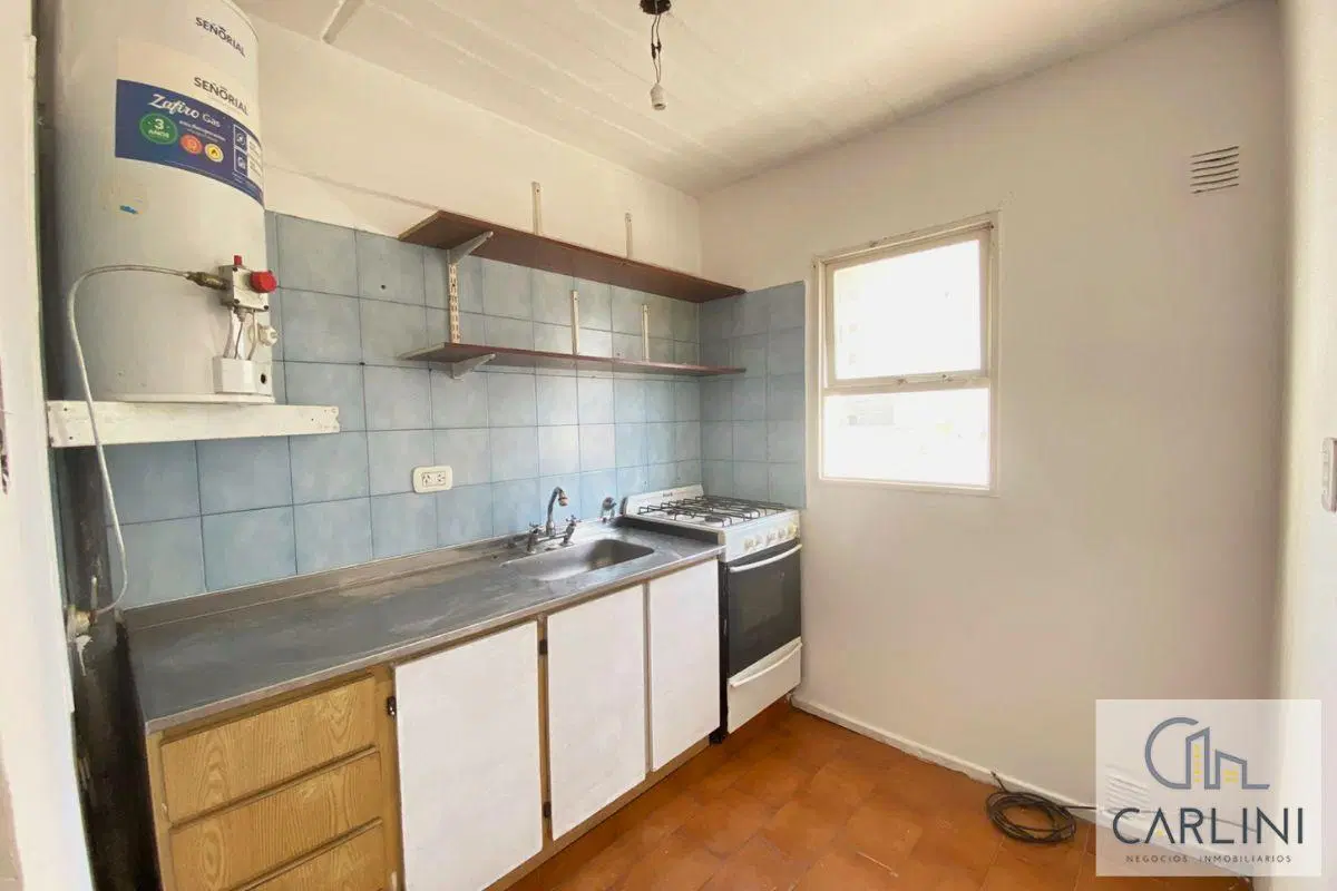 Av. Pellegrini 2774 Piso 02 Departamento 03 y 04 5