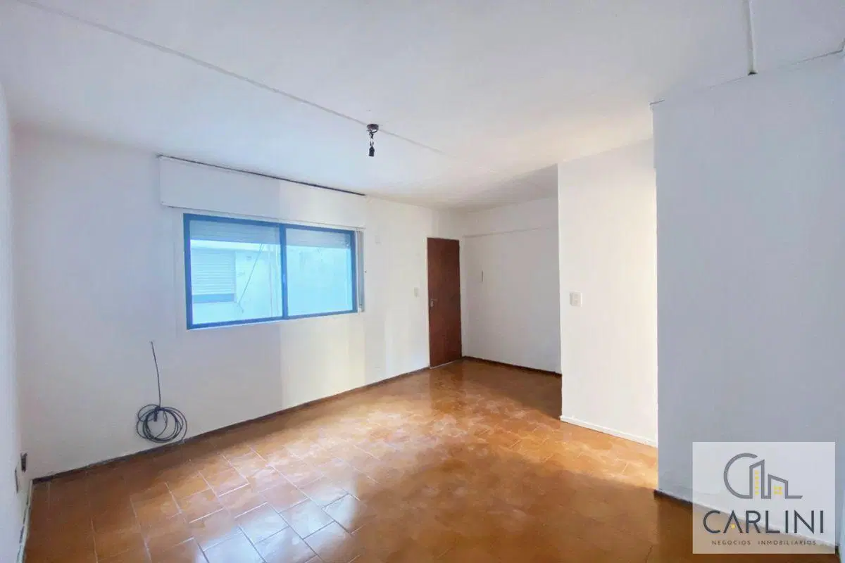 Av. Pellegrini 2774 Piso 02 Departamento 03 y 04 2