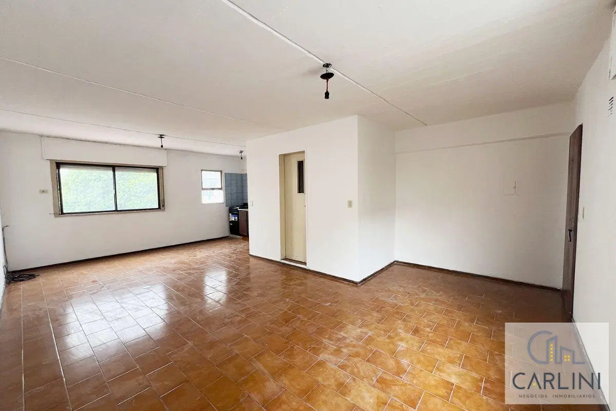 Av. Pellegrini 2774 Piso 02 Departamento 03 y 04 3