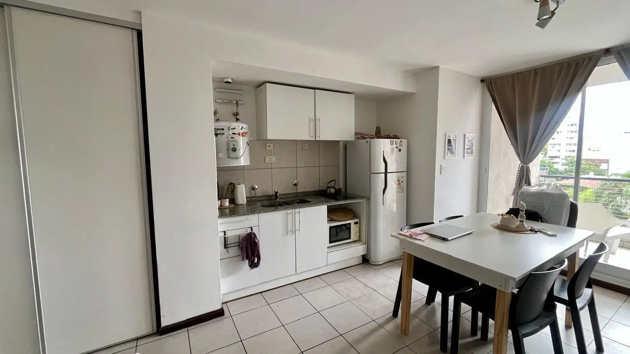 Venta Monoambiente - doble balcón 2