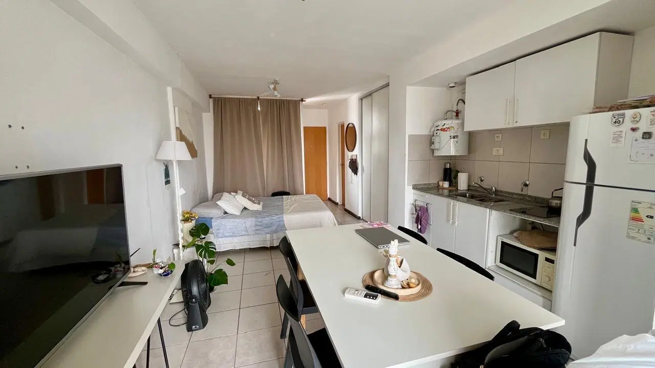 Venta Monoambiente - doble balcón 4