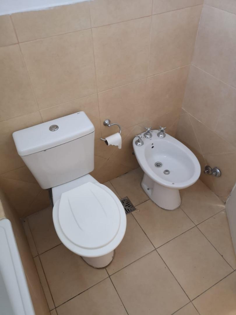Foto de DEPARTAMENTO 2 AMBIENTES CON COCHERA, imagen 2