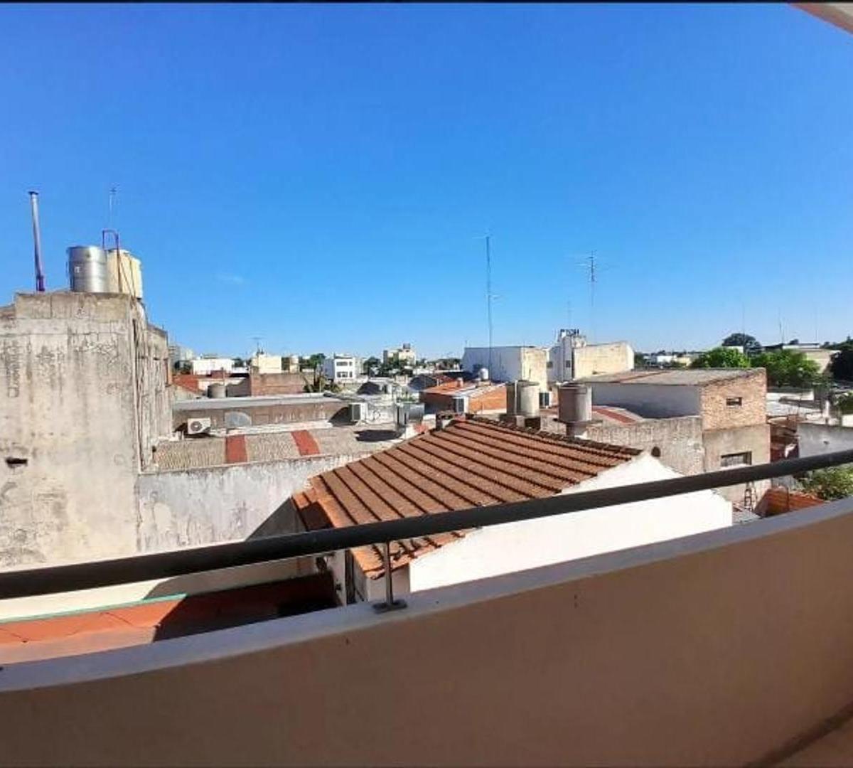 Departamento 2 Ambientes con Cochera Cubierta 2
