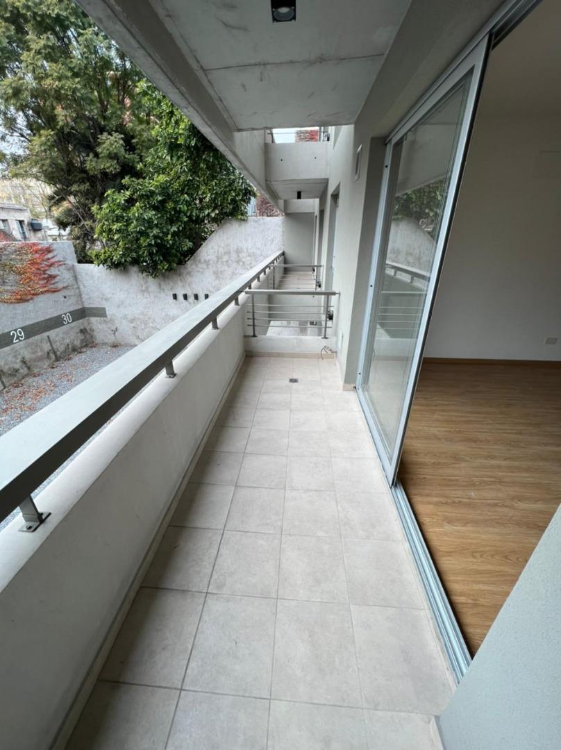 DEPARTAMENTO 2 AMBIENTES CON COCHERA