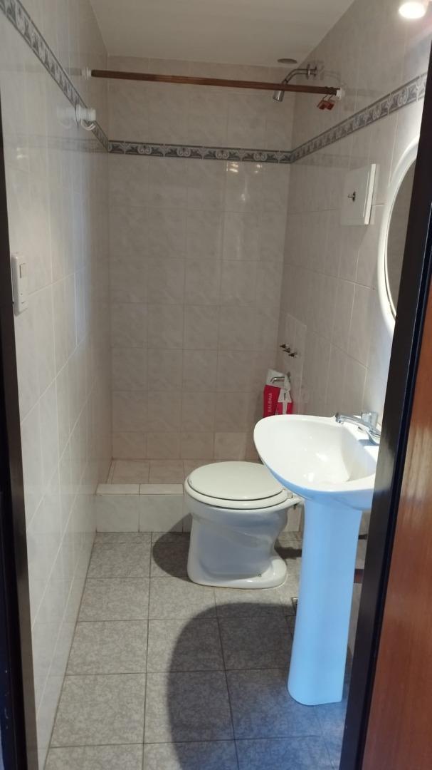 CASA 9 AMBIENTES EN BLOCK