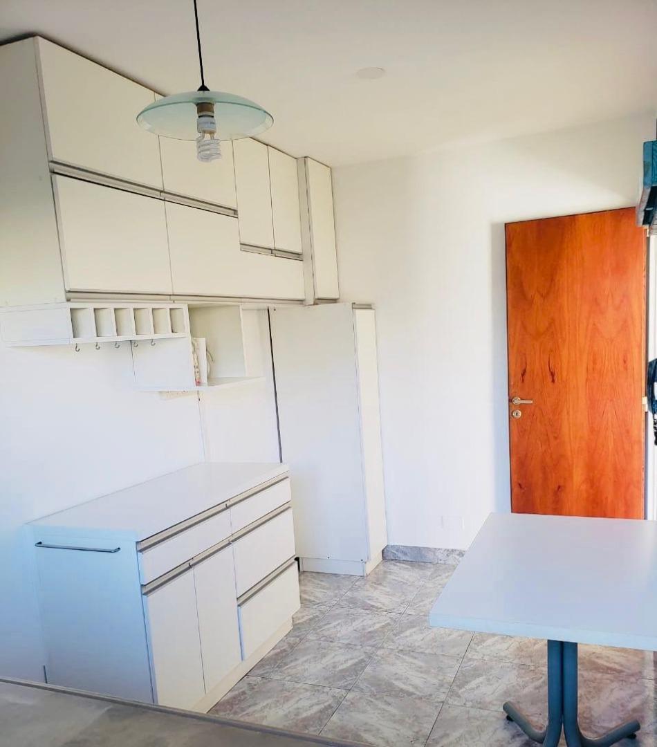 Foto de DEPARTAMENTO 2 AMBIENTES CON COCHERA APTO CREDITO, imagen 2