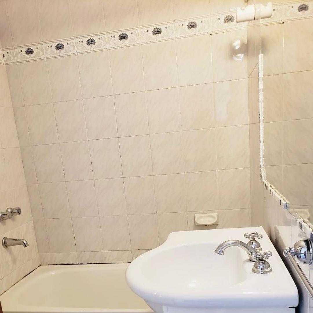 Foto de DEPARTAMENTO 2 AMBIENTES CON COCHERA APTO CREDITO, imagen 4