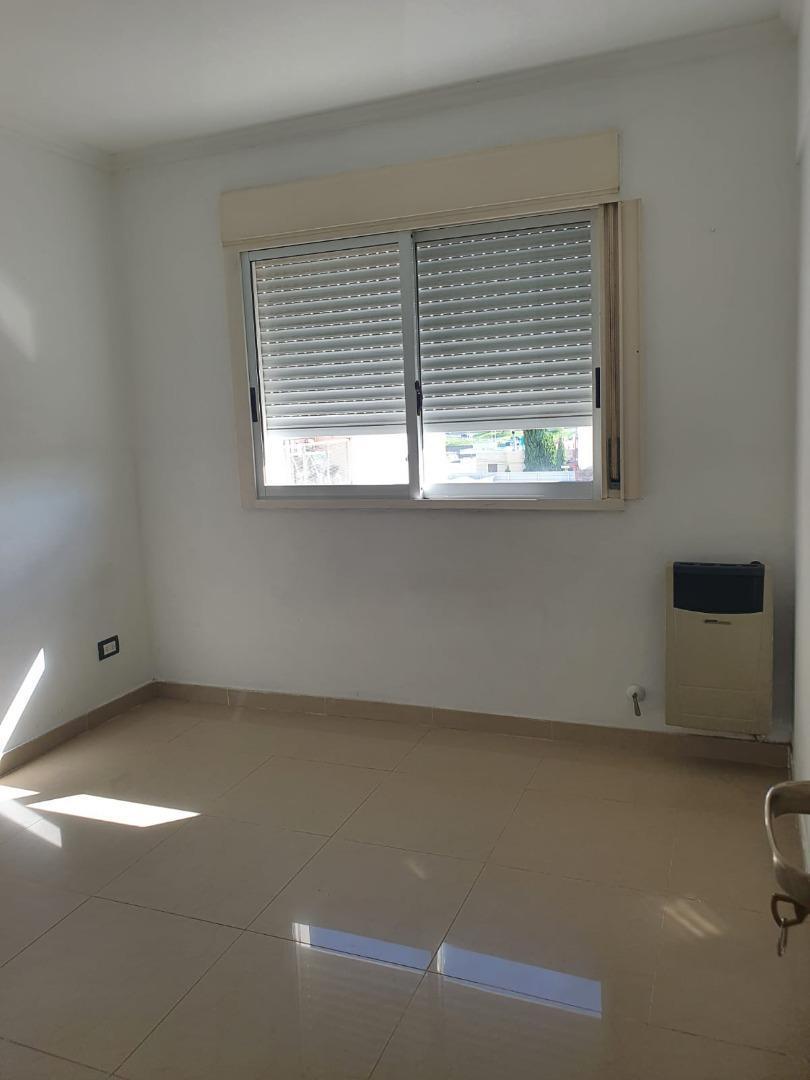 Foto de DEPARTAMENTO 3 AMBIENTES CON COCHERA, imagen 4
