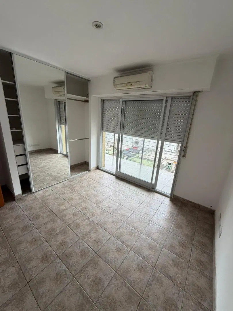DEPARTAMENTO 2 AMBIENTES CON COCHERA 5