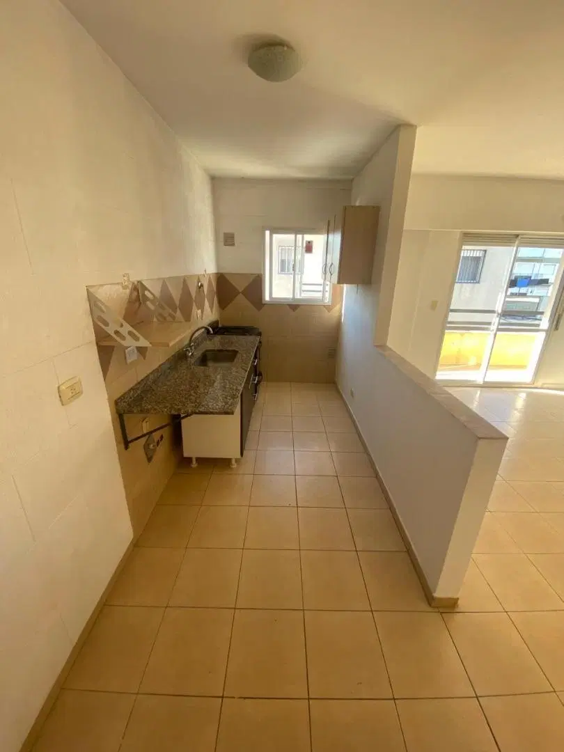 DEPARTAMENTO 2 AMBIENTES CON COCHERA 1